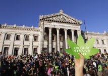 Uruguay - Una scelta contro il proibizionismo e i suoi profitti: la marijuana è legale 