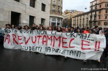 Napoli - 3.000 studenti in piazza