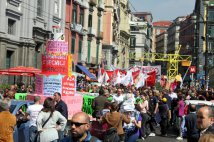 Monnezza Day - In 5.000 in piazza a Napoli