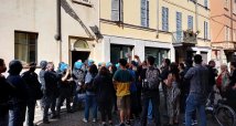 Parma: la lotta per la casa respinge il reparto mobile. Rinviato lo sfratto di una famiglia grazie anche alla sospensione decisa dall’Onu