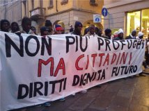 Reggio Emilia – I migranti provenienti dalla Libia manifestano per le strade della città
