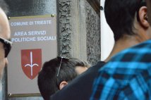 Trieste - ASC chiede case e dignità, la risposta è l'aggressione dei vigili urbani