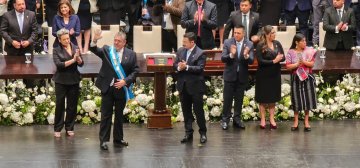 Fallisce in golpe in Guatemala, Bernardo Arevalo si insedia come presidente