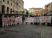Vicenza- iniziativa dei profughi in concomitanza del vertice in Prefettura per la chiusura dell’emergenza