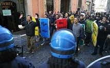 Roma: 20.000 studenti assediano Montecitorio 
