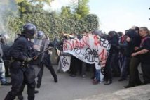 Renzi assediato a Brescia: corteo, blocchi stradali, cariche di polizia e fronteggiamenti