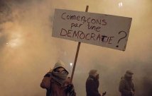 Francia - Lo sciopero continua e si tinge di giallo