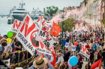 Manifestazione contro le navi da crociera a Venezia