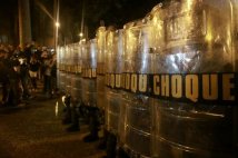 Divieti, controlli e commissioni speciali - la paranoia sicurezza in Brasile tra visita del Papa e proteste