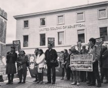 Treviso - Conferenza stampa davanti a Benetton:chi è responsabile della tragedia del crollo del Rana Plaza si assuma le sue responsabilità