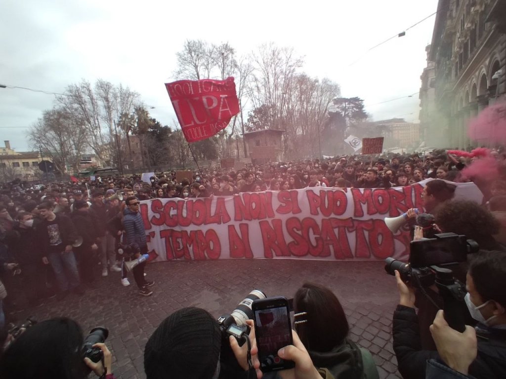 Roma manifestazione studenti