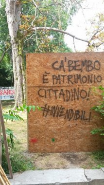 Venezia - #Invendibili bloccano tentativo di ripristinare il cantiere del giardino di Ca'Bembo