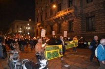 Milano - Il fuoco No Canal invade il centro città verso la vittoria
