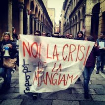 Bologna - Noi la crisi ce la mangiamo: Flash mob vs crisi si trasforma in blocco dell'inCoop