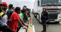 Parigi-Calais, la Francia incapace di accogliere le persone che arrivano in Europa