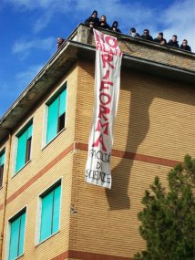 Benevento: occupato il tetto dell'Università degli Studi del Sannio