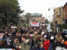 Bologna - Educatori contro i tagli per la difesa della scuola e della formazione