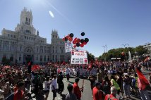 Madrid, 500mila persone alla manifestazione della Cumbre Social contro i tagli del governo