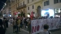 Ancona. Corteo notturno in solidarietà con il popolo greco