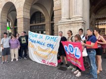 Padova - Adl Cobas e student3 universitari3 contro la nuova gestione delle portinerie nelle residenze ESU