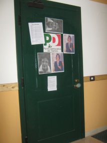 Trento - Blitz dei collettivi nella sede del Pd: No alla riforma Gelmaso!