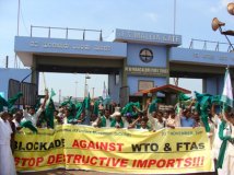 India - Il porto di Mangalore bloccato per ore "No alle importazioni distruttive"
