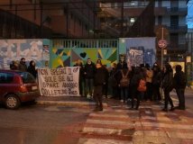 Bari - Intimidazione armata al Liceo De Nittis. Gli studenti scendono in piazza.
