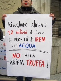 Reggio Emilia - Flash mob contro la tariffa truffa dell'acqua