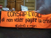 Roma - Blitz degli studenti e dei precari della Sapienza al Ministero dell'Economia