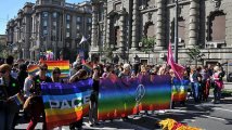 La dura vita del gaypride a Belgrado