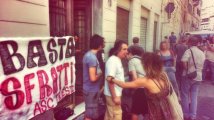 Trieste - #BastaSfratti: attivisti di ASC bloccano uno sfratto